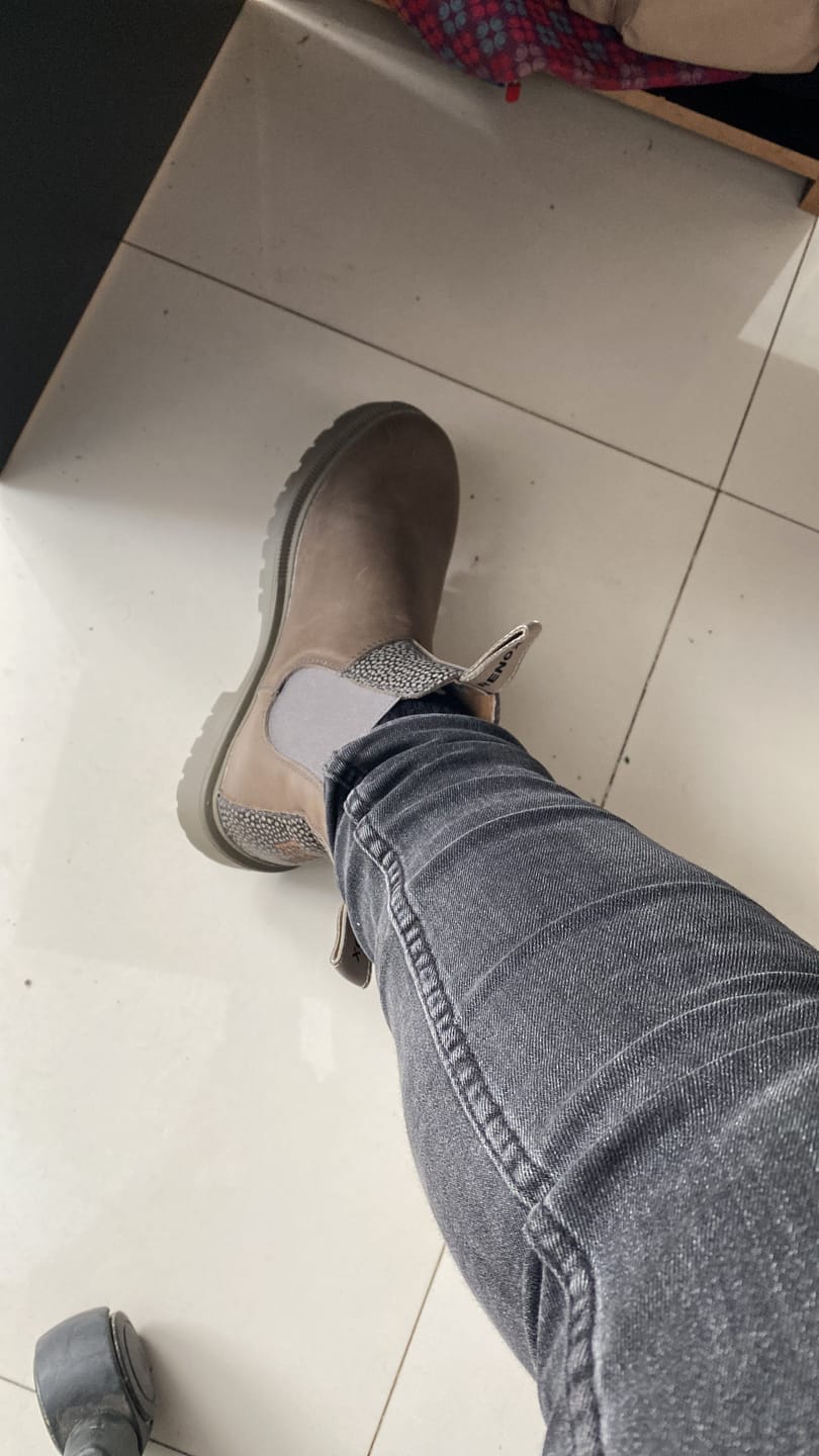 Customer photo review of Botín Original 2 Gris Claro Mujer