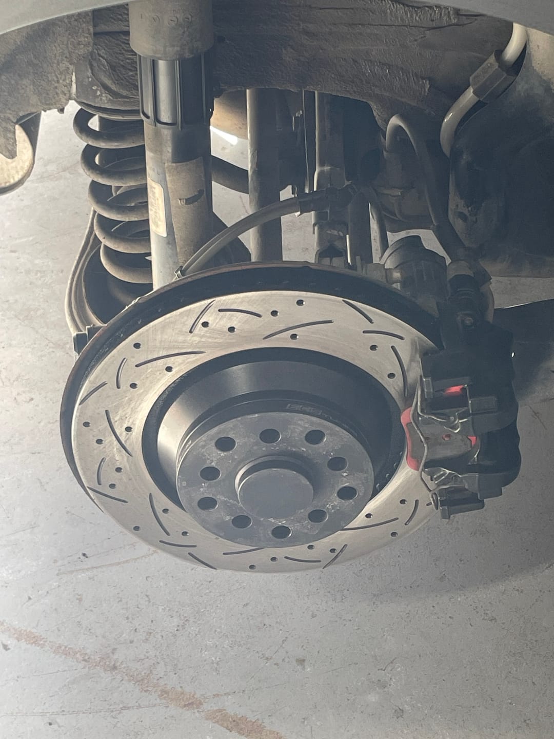 Customer photo review of Rear Coated Drilled Slotted Disc Brake Rotors Pair For Volkswagen Atlas CC Passat GTI Audi Golf R S3 Q3 A3 TTS Quattro Arteon R32 RS3 TT RS Cross Sport KD-100413
