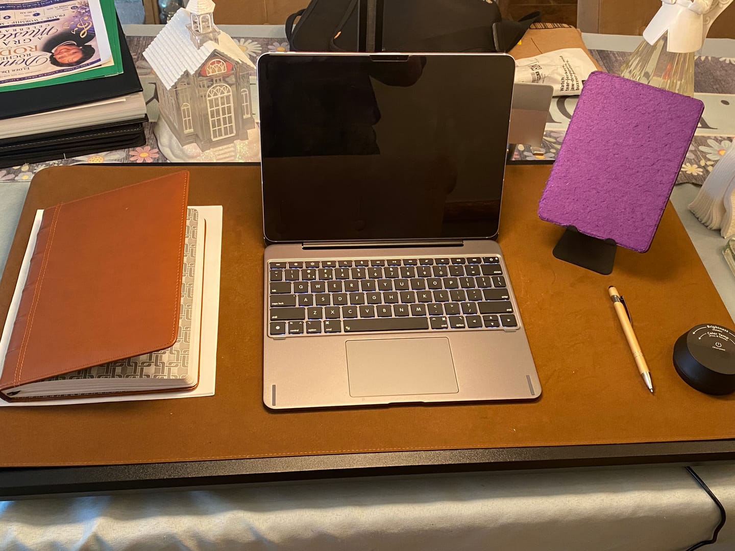 Customer photo review of Brydge MAX 13.0 - Aluminum Keyboard for iPad Air 13" & Pro 12.9"