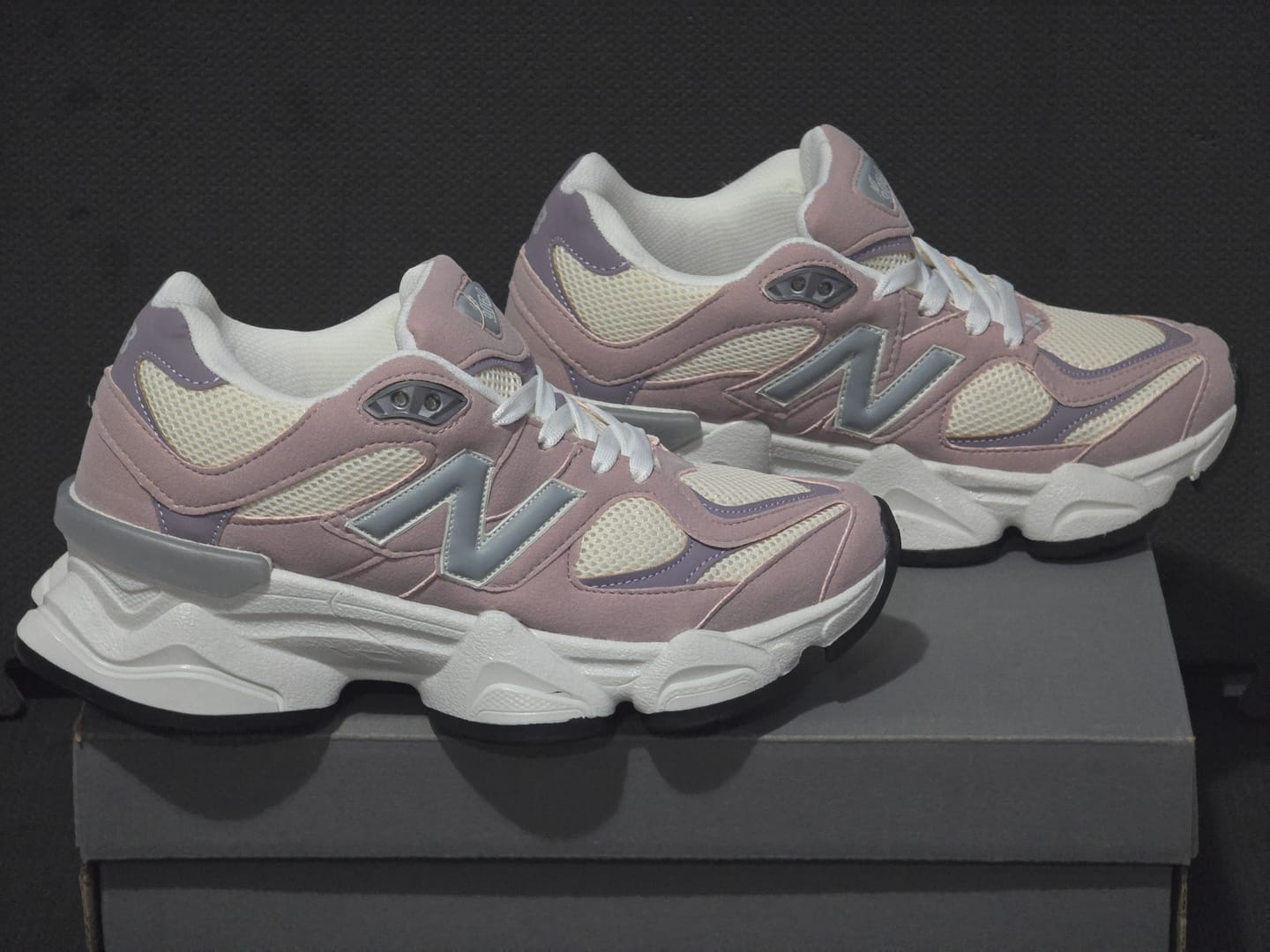 Customer photo review of Tenis New Balance 9060 Rosa Lavanda 1.1 Premium