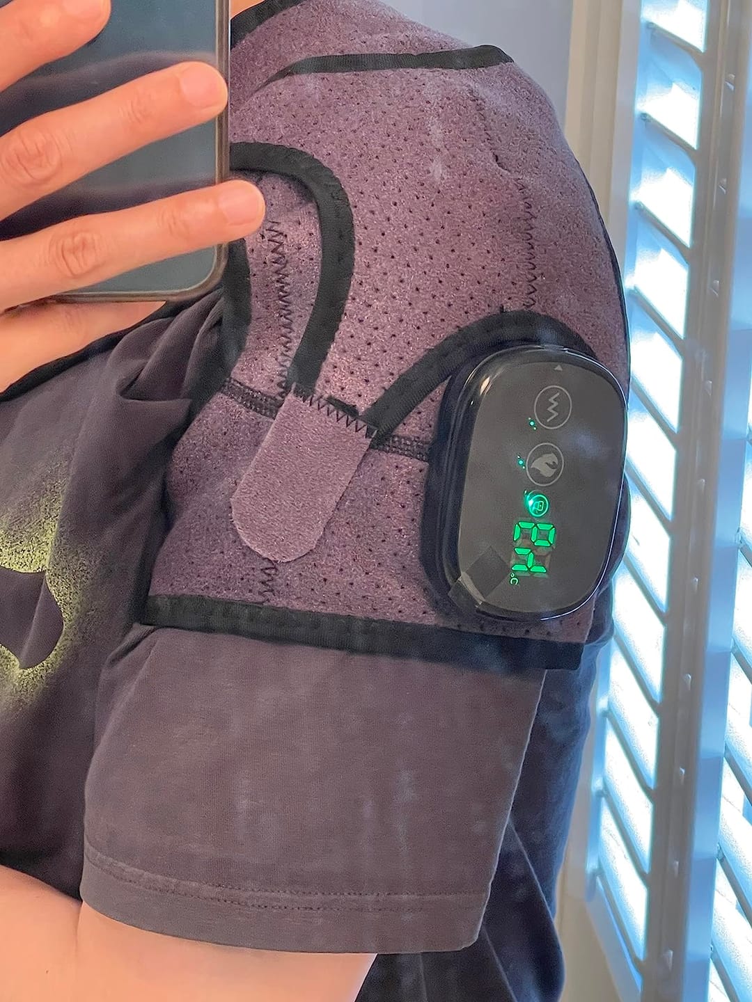 Customer photo review of Wisemed Shoulder Massager