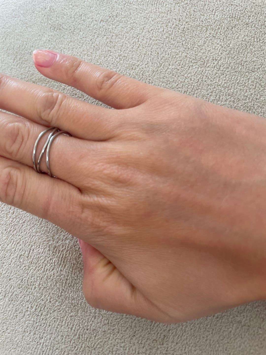 Customer photo review of Lines Ring | 18K vergoldet