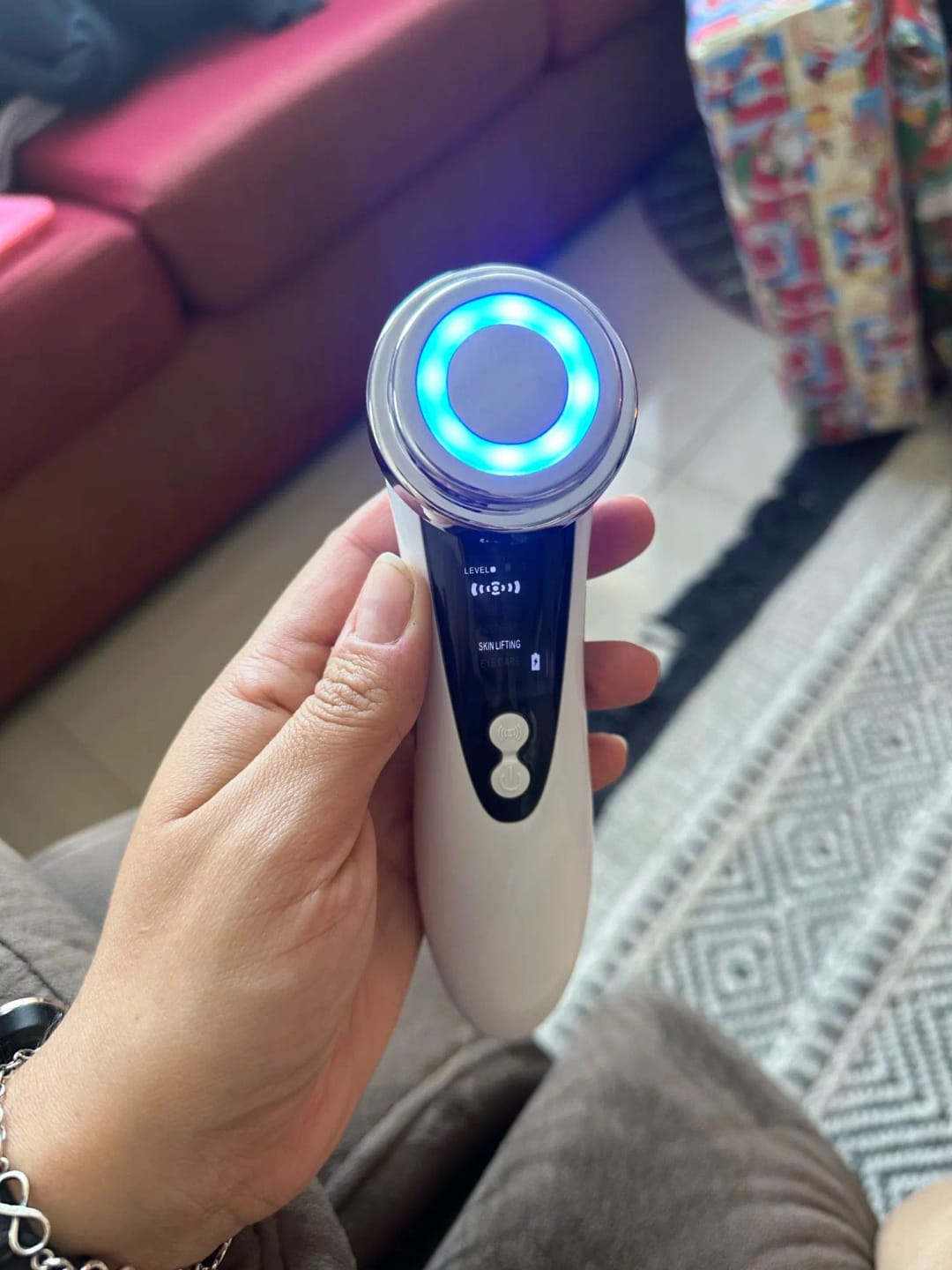 Customer photo review of Masajeador facial Ledterapia