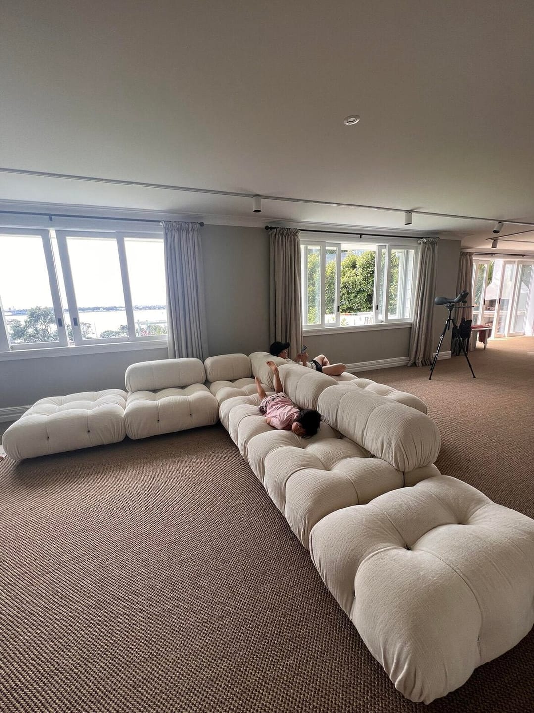 Customer photo review of Hiksnra Sofa 3 Seater | Vacuum Packed Compression Sofa