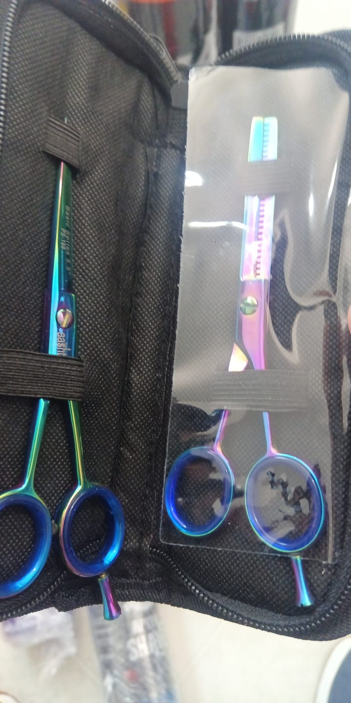 Customer photo review of Aashta - Tijeras Profesionales acero inoxidable 5´5 pulgadas