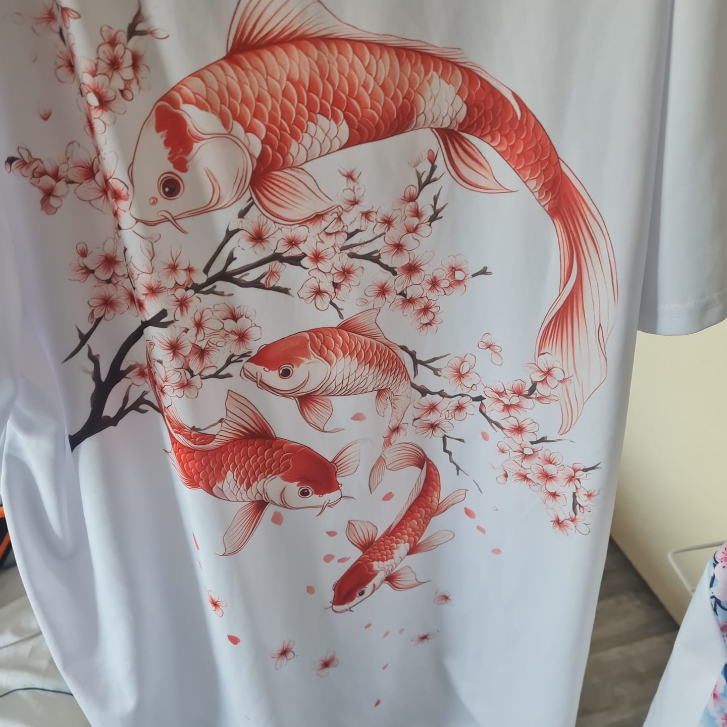 Customer photo review of T-shirt Koï – Design au dos