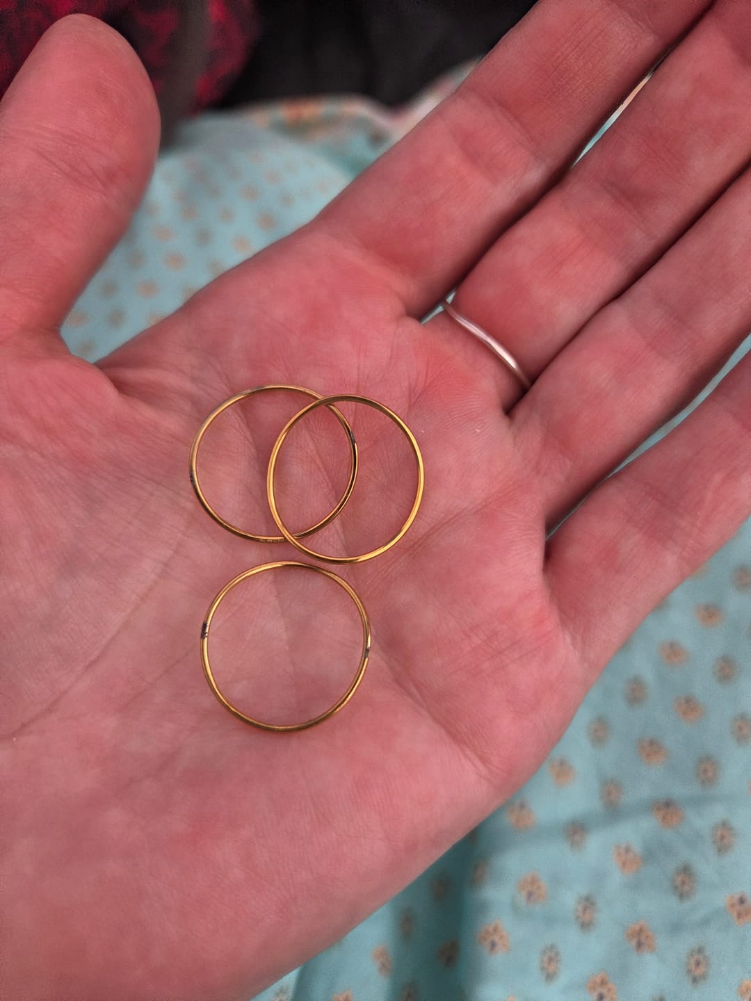 Customer photo review of Gold Infinity Loop Ring