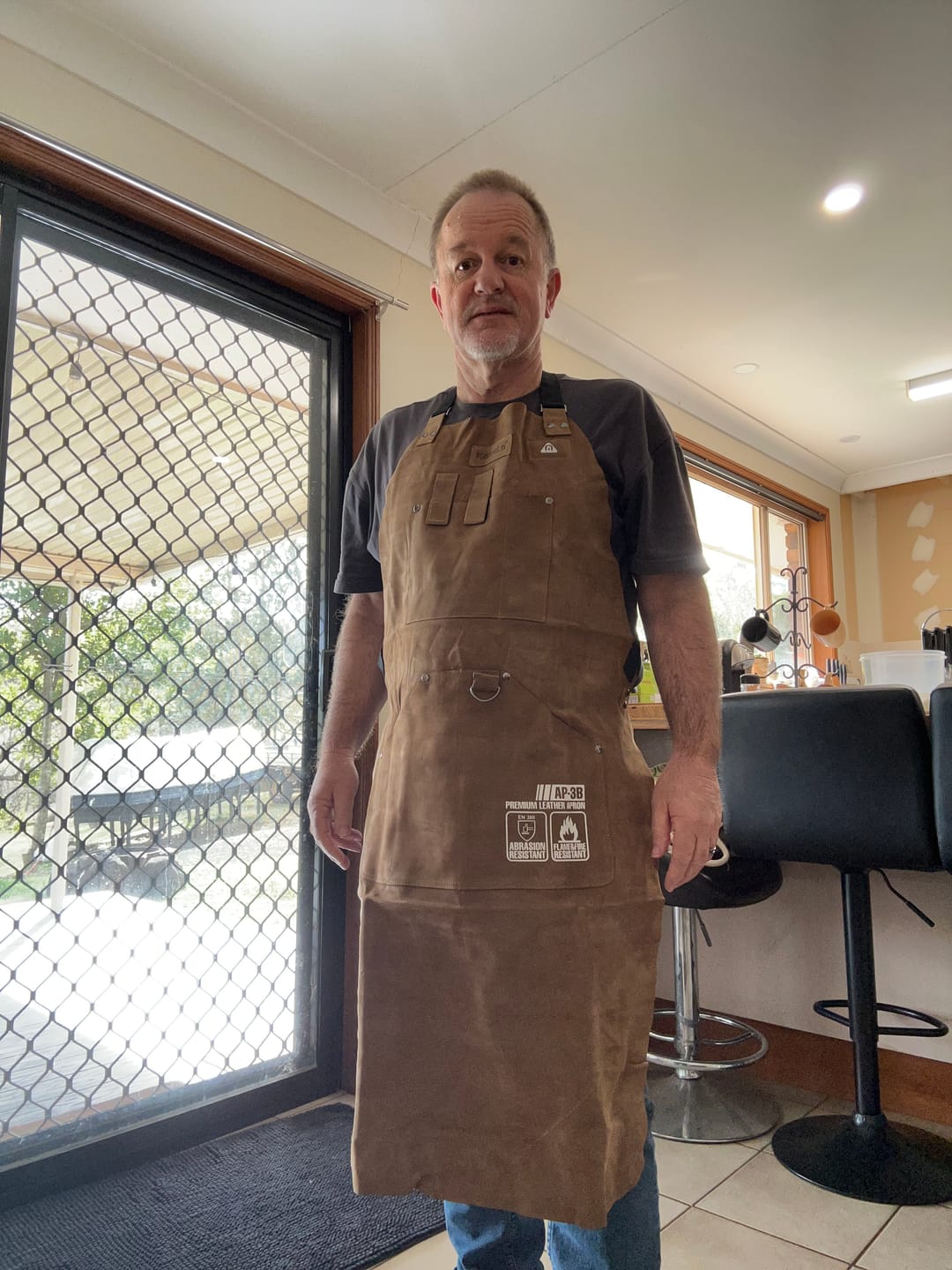 Customer photo review of KameLo Leather Welding Apron Lightweight Flame Retardant Suede Cowhide KC Certified for Welding, Grinding, DIY | AP-3