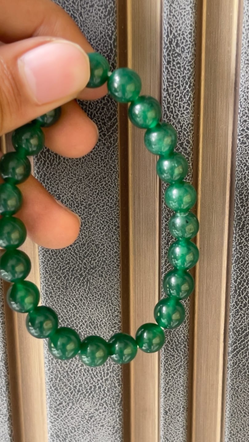 Customer photo review of Natural Green Jade Crystal Bracelet – Vastu Remedy for Abundance & Protective Harmony | 8mm Beads