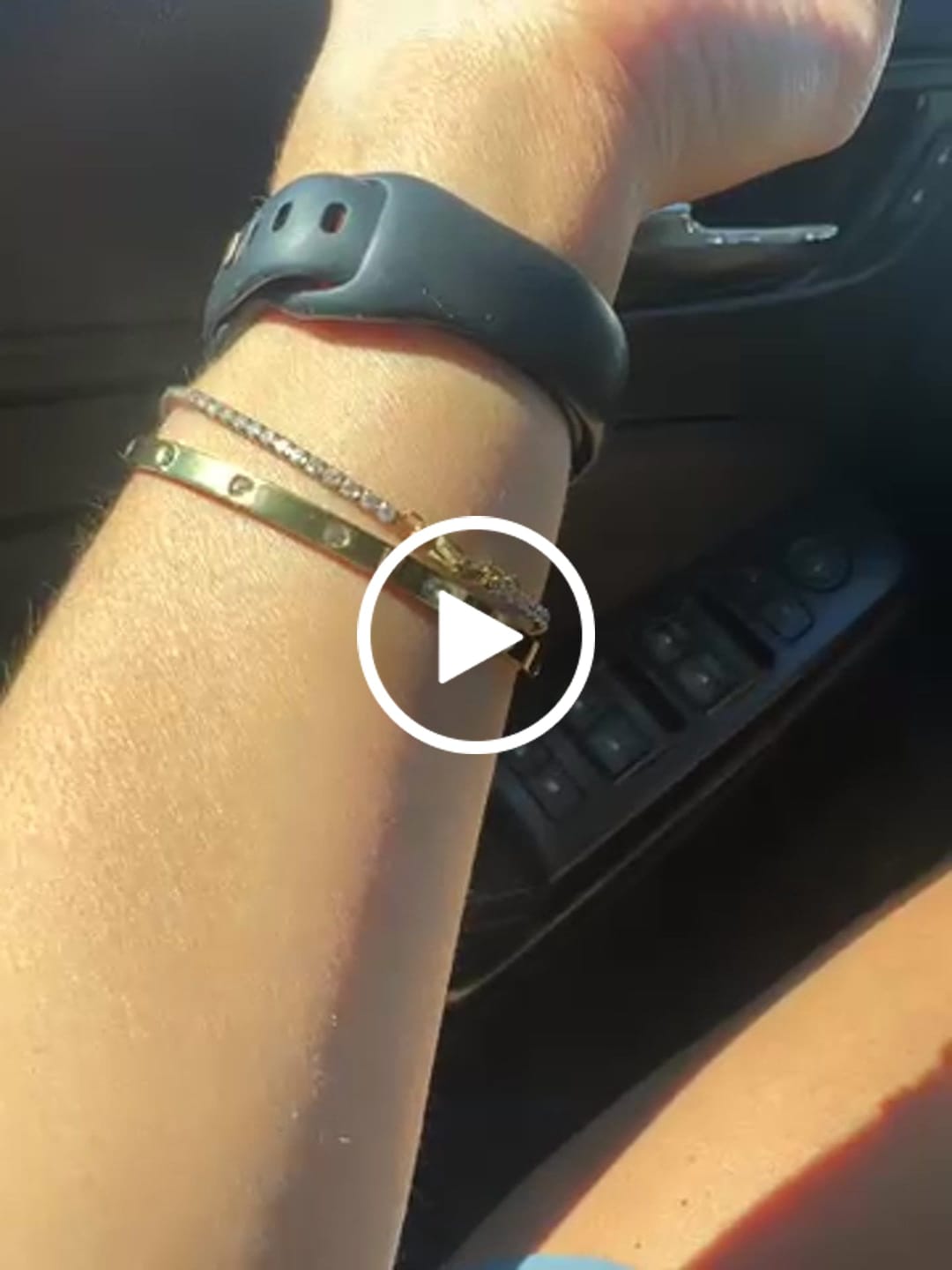 Customer video review of Vina Bracelet (Bundle)