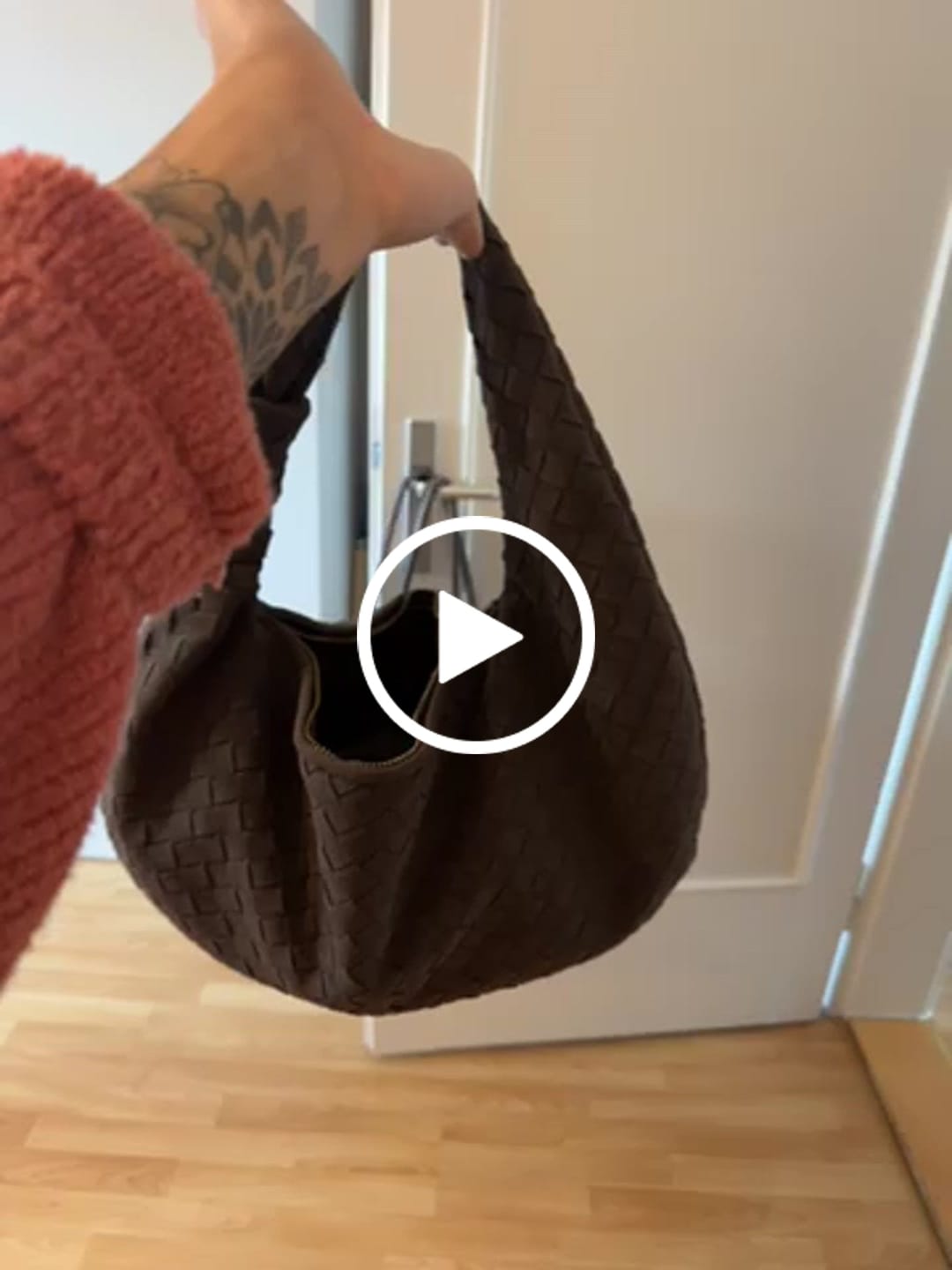 Customer video review of Woven Bag Medium Suede