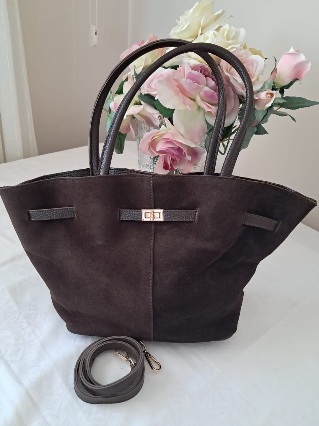 Customer photo review of Vivienne | Hakiki Süet Deri Çanta | Kahve