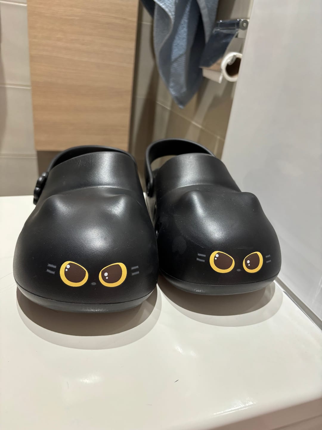 Customer photo review of Miuva Kitty – Cat Paw Prints