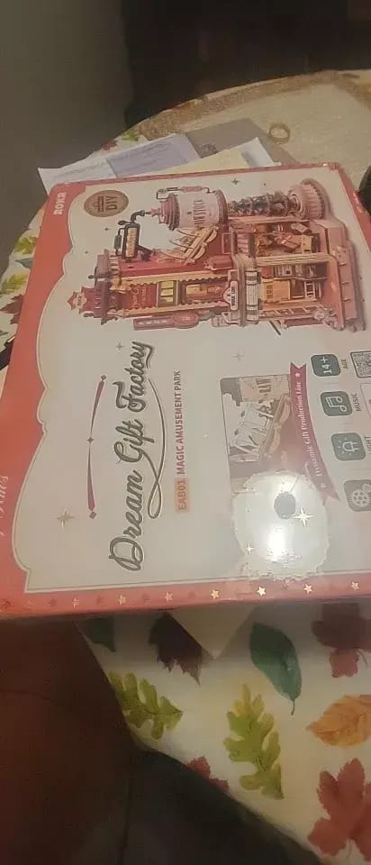Customer photo review of ROKR Christmas Dream Gift Factory Wooden Music Box
