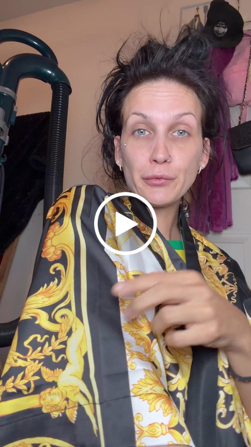 Customer video review of Yellow Barocco Short Robe