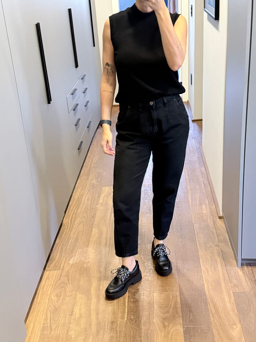 Customer photo review of Calça Jeans Slouchy Cacau Preta