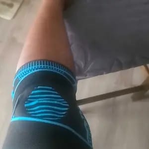 Customer photo review of Supporto Compressivo per Ginocchia con Doppio Bracciale Sportivo