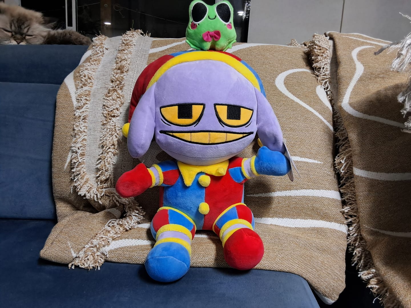 Customer photo review of Pomni-Suit Jax Plush