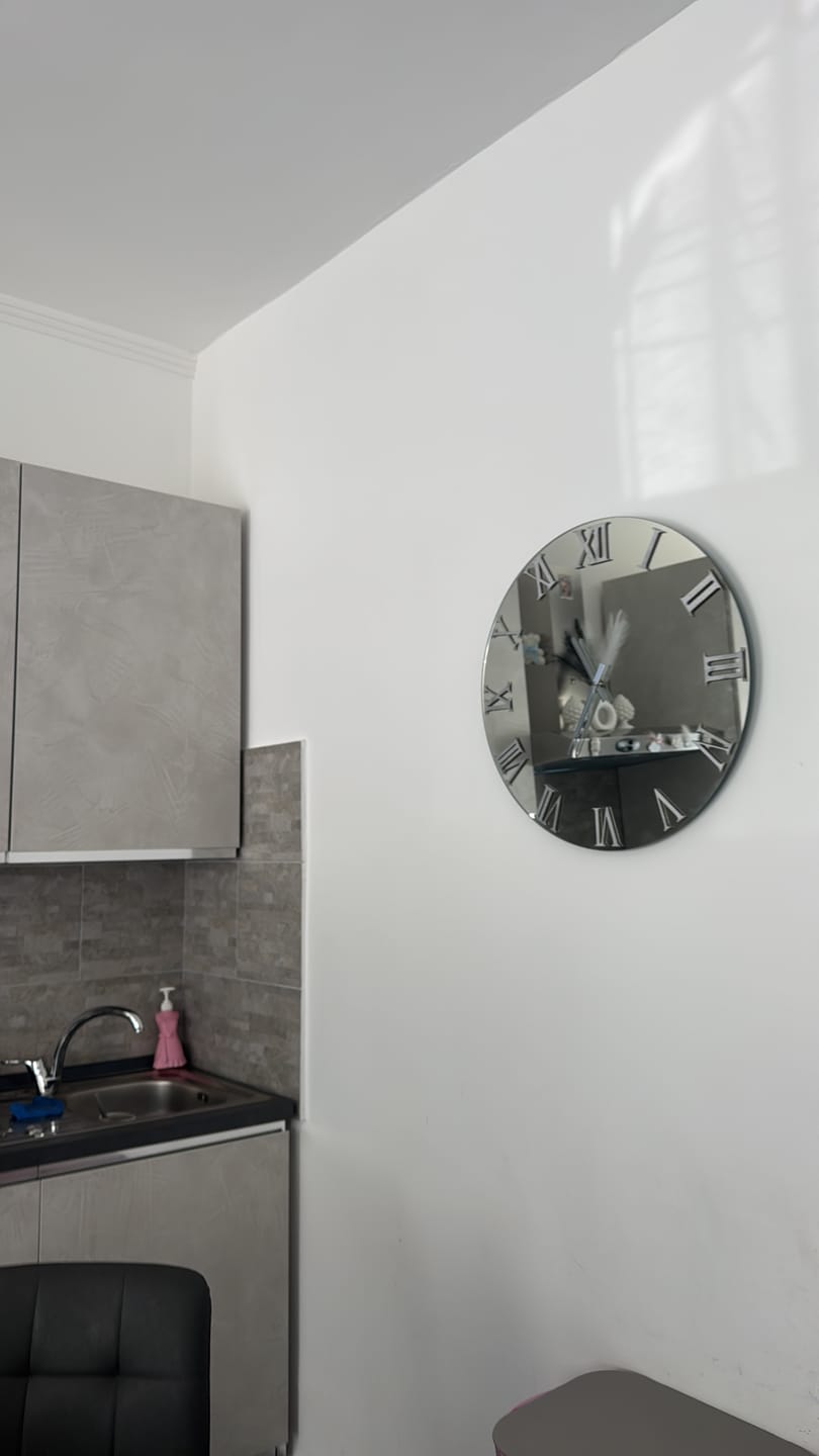 Customer photo review of Orologio da parete in vetro a specchio