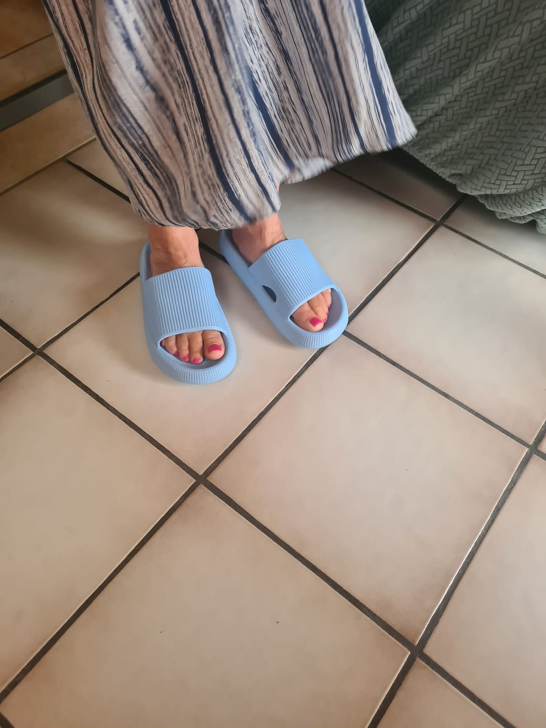 Customer photo review of HappyFlops Original