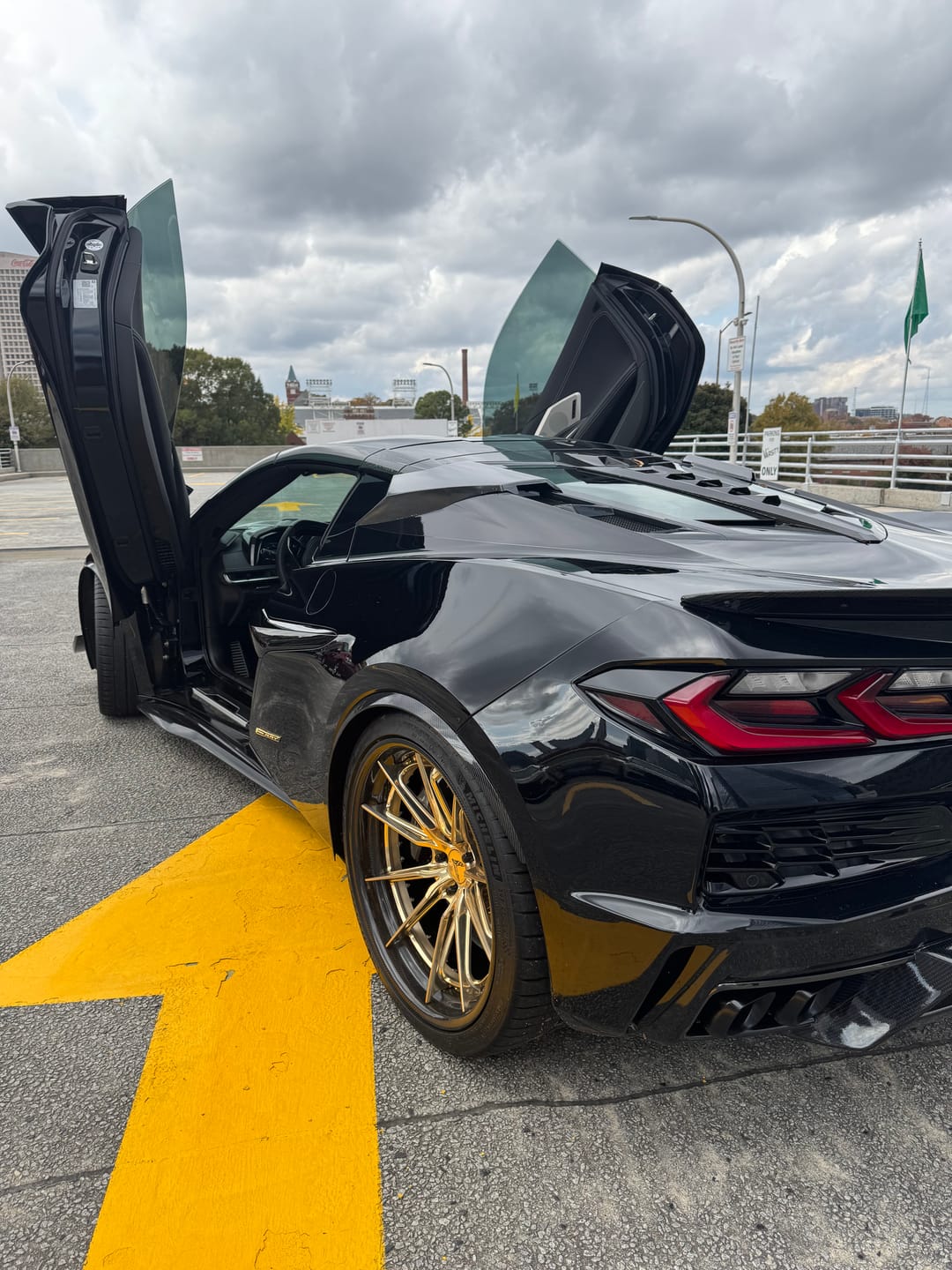 Customer photo review of RV-DC05: CUSTOM FORGED 2-PIECE 10-SPOKE FLAT LIP WHEELS