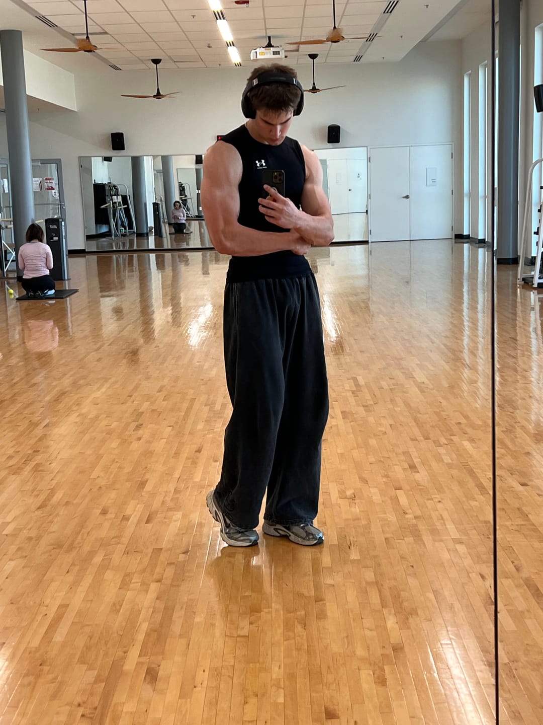 Customer photo review of 2153 - Demon Slayer: Kimetsu no Yaiba - Sweats