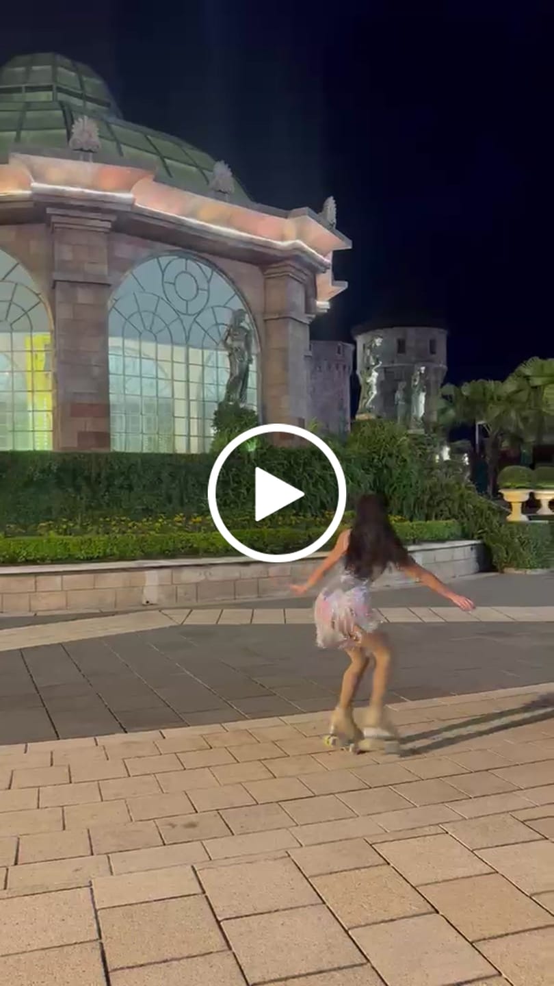 Customer video review of LED Fringe Sequin Dress : PRE-ORDER
