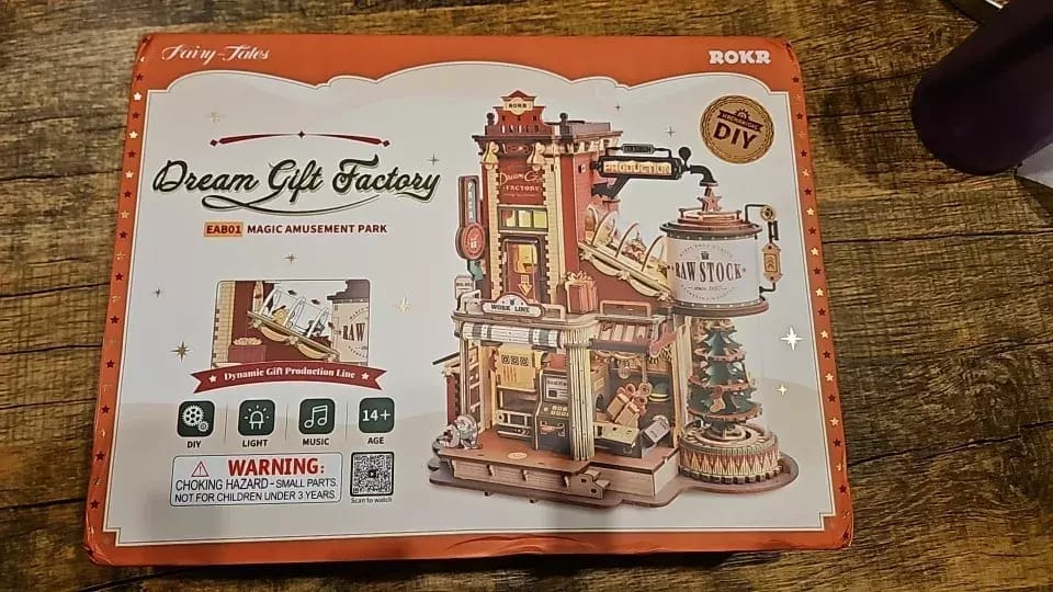 Customer photo review of ROKR Christmas Dream Gift Factory Wooden Music Box