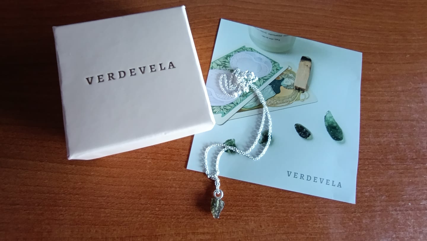 Customer photo review of Colgante Moldavita Gancho | Buena suerte - Espiritualidad