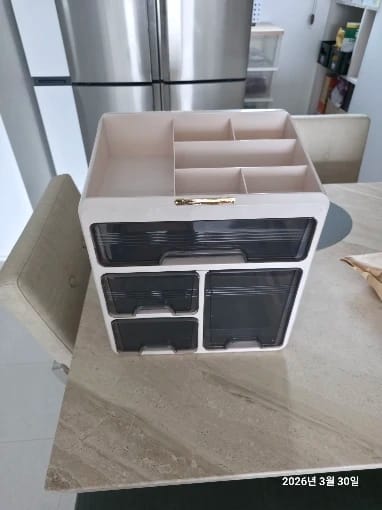 Customer photo review of Drawer Medicine Storage Box - Layered Family Medicine Organizer with Large Capacity