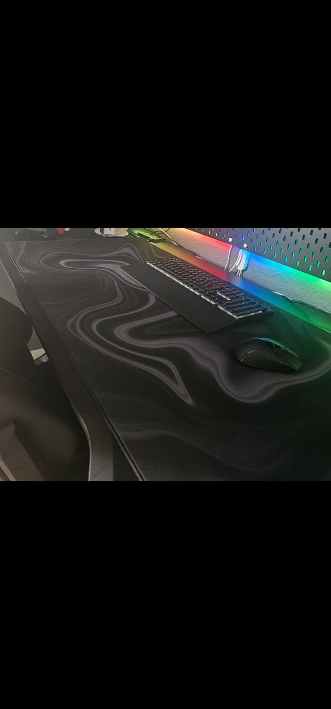 Customer photo review of RZ Mousepad Liquid Black