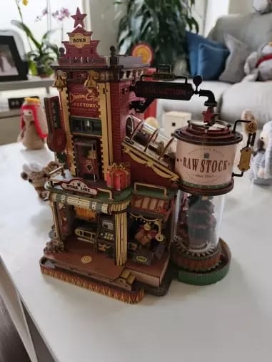 Customer photo review of ROKR Christmas Dream Gift Factory Wooden Music Box