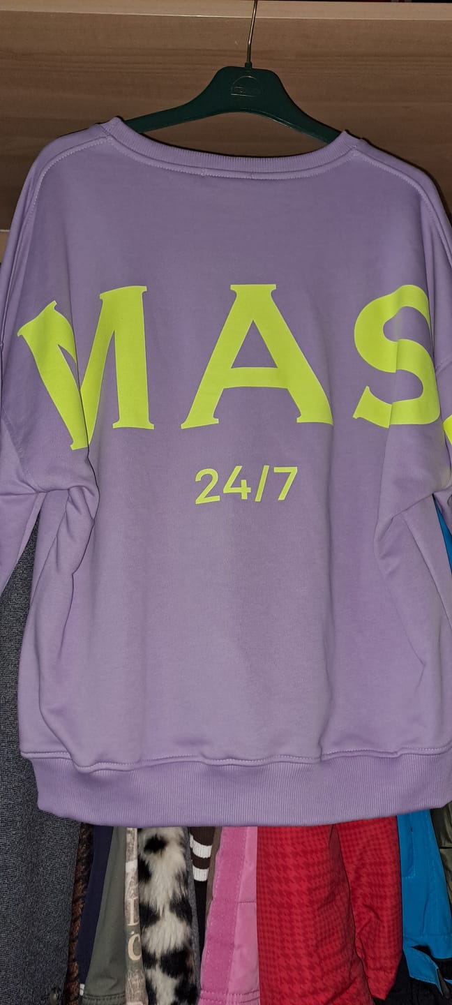 Customer photo review of Sweater mit Rückenprint NAMASTE flieder