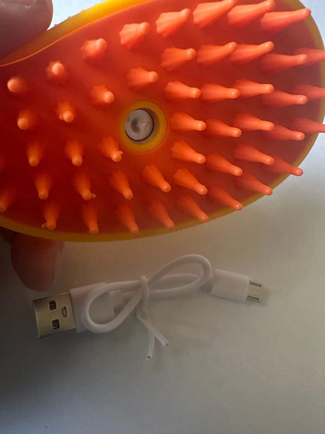 Customer photo review of Cepillo Mascotas con vaporizador