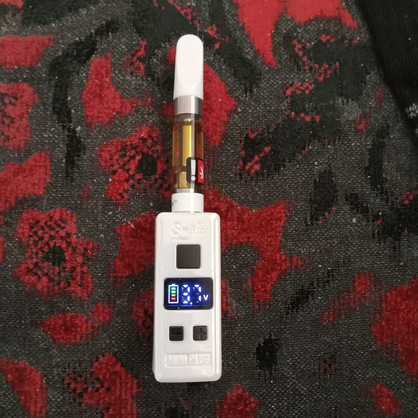Customer photo review of Mini Plug 510 Cart Battery with Built-in USB-C Cable, Adjustable Voltage, LED Display