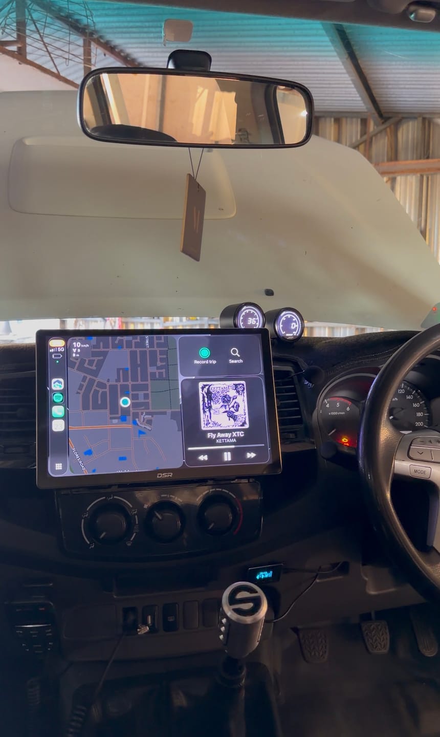 Customer photo review of Toyota Hilux N70 2005–2015 13 Inch DSR Head Unit