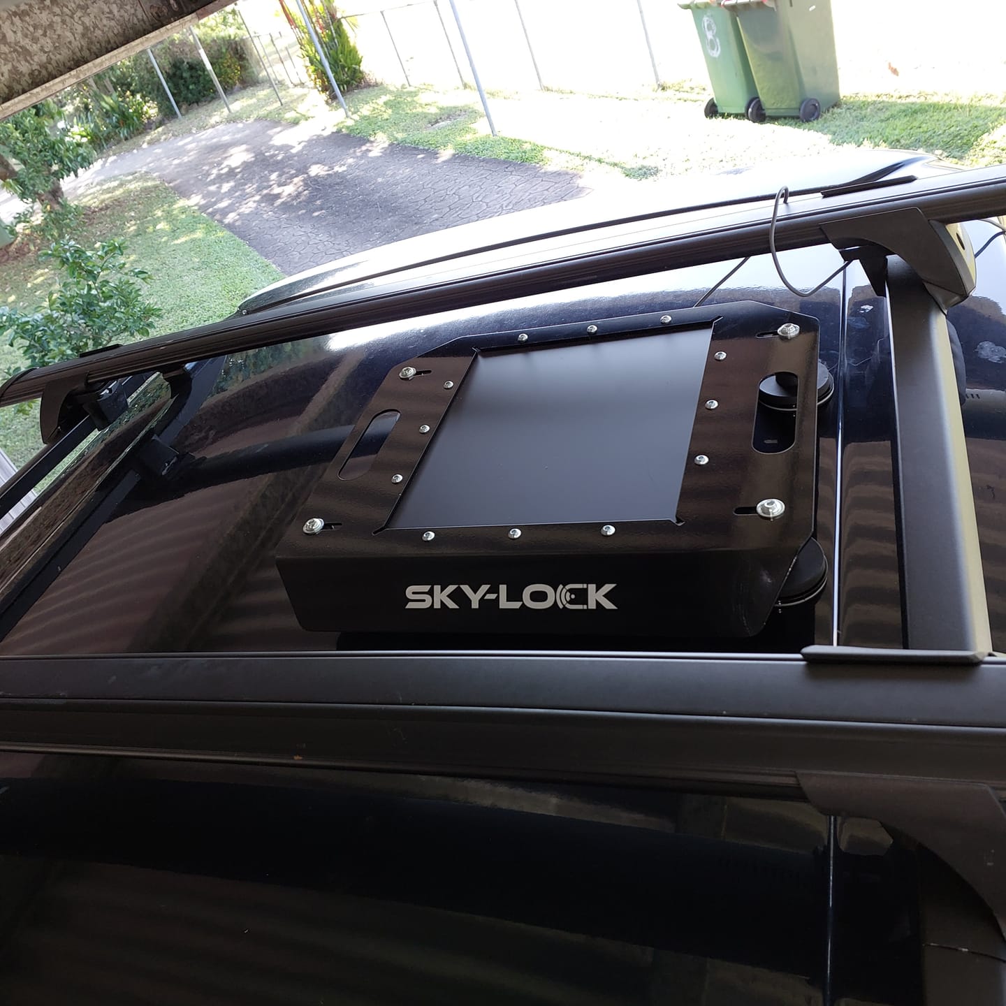 Customer photo review of Starlink Mini Magnetic Mounting System with Handles