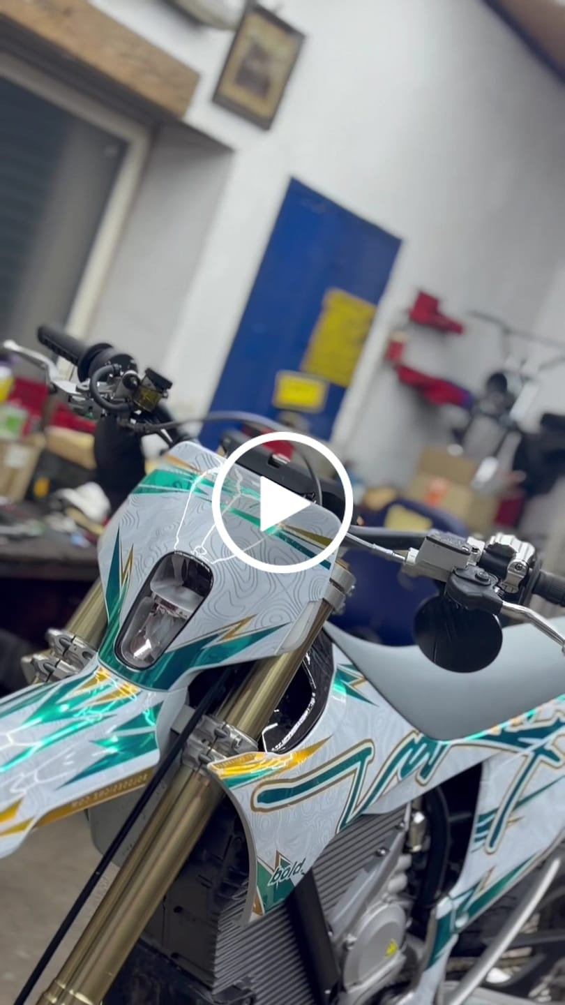 Customer video review of Full Custom Graphics Kit