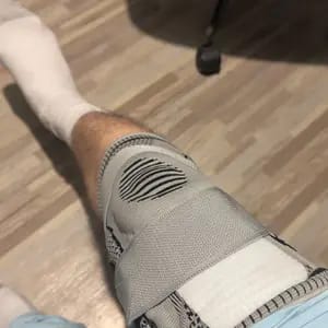 Customer photo review of Supporto Compressivo per Ginocchia con Doppio Bracciale Sportivo