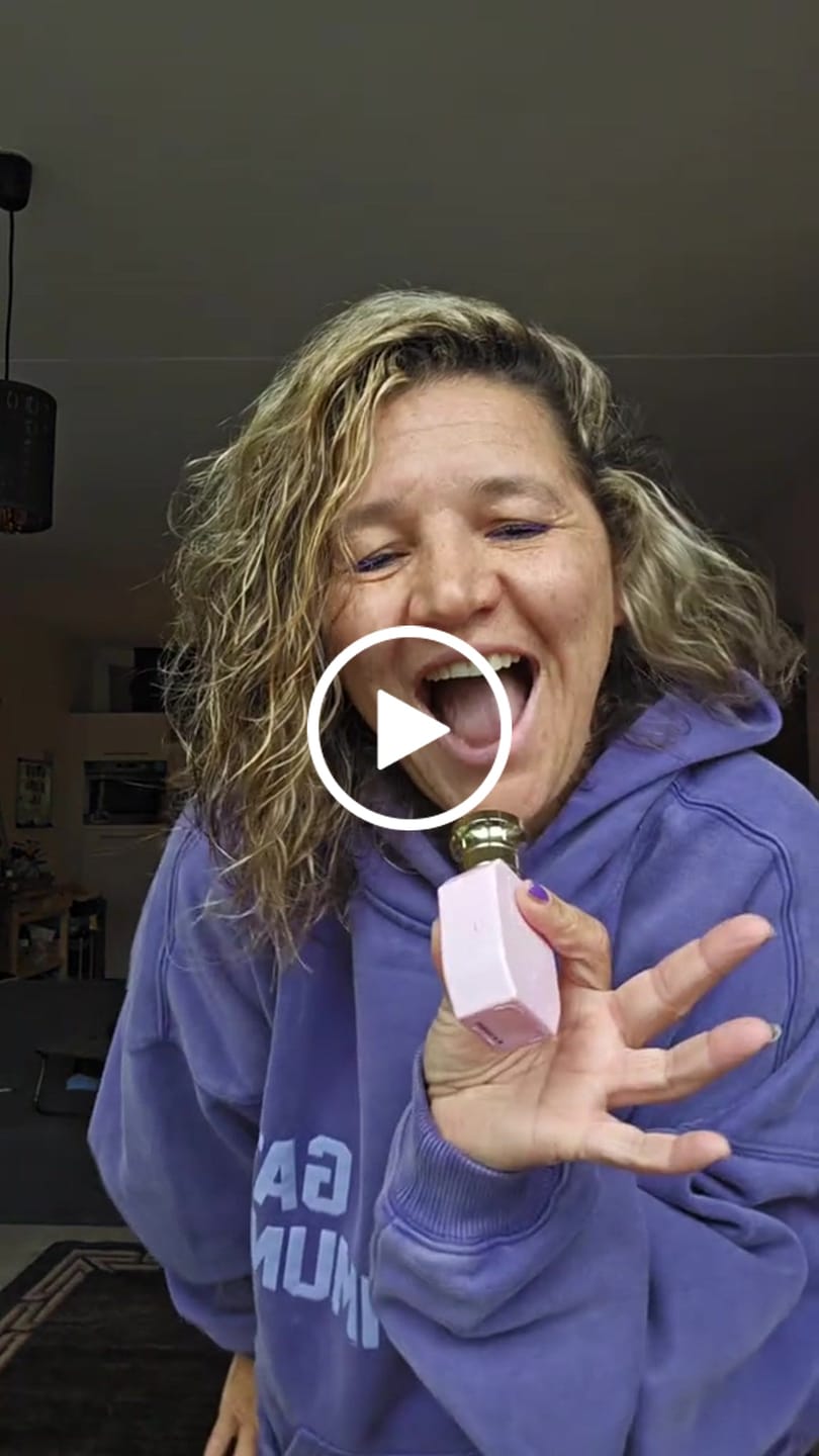 Customer video review of GATED COMMUNITY VINTAGE WASH HOODIE PURPLE