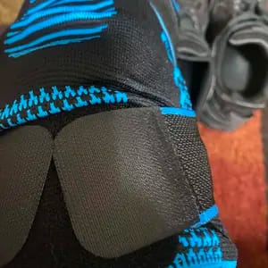 Customer photo review of Supporto Compressivo per Ginocchia con Doppio Bracciale Sportivo