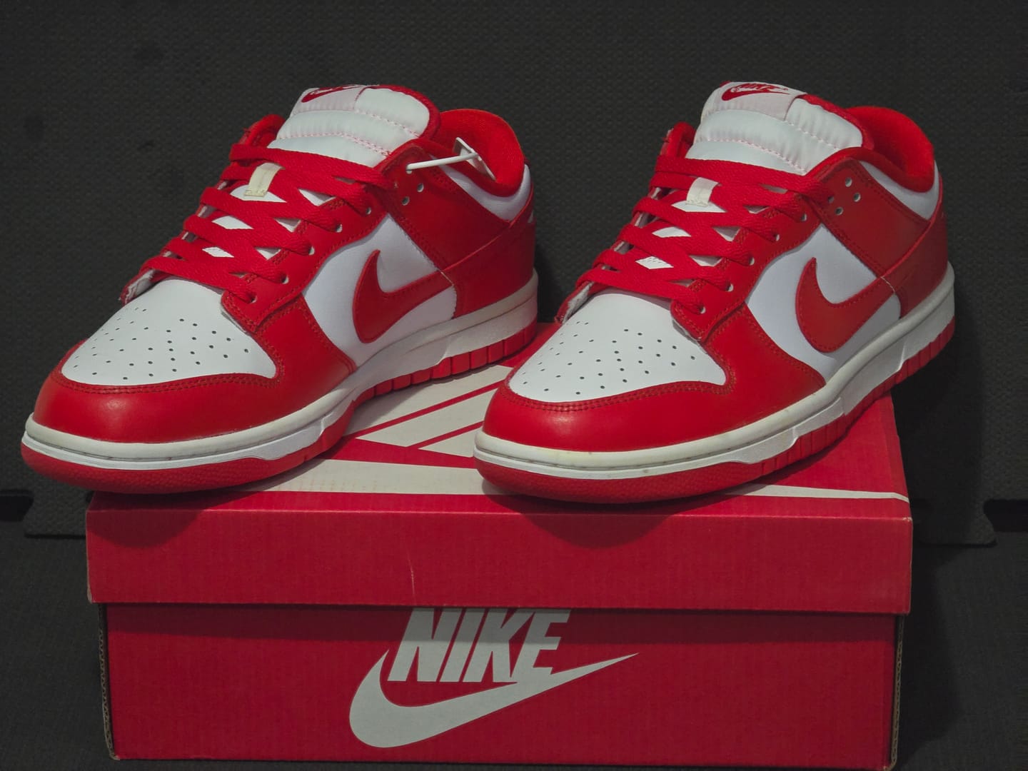 Customer photo review of Tenis Dunk Low University Red Importado