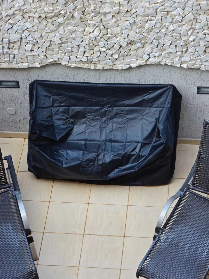 Customer photo review of Capa Impermeável para Sofá Externo Contra Chuva e Sol