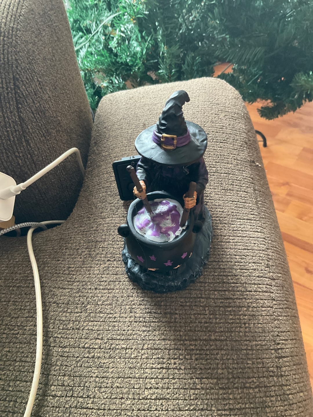 Customer photo review of 🪄Halloween Witch Glowing Cauldron Solar Light