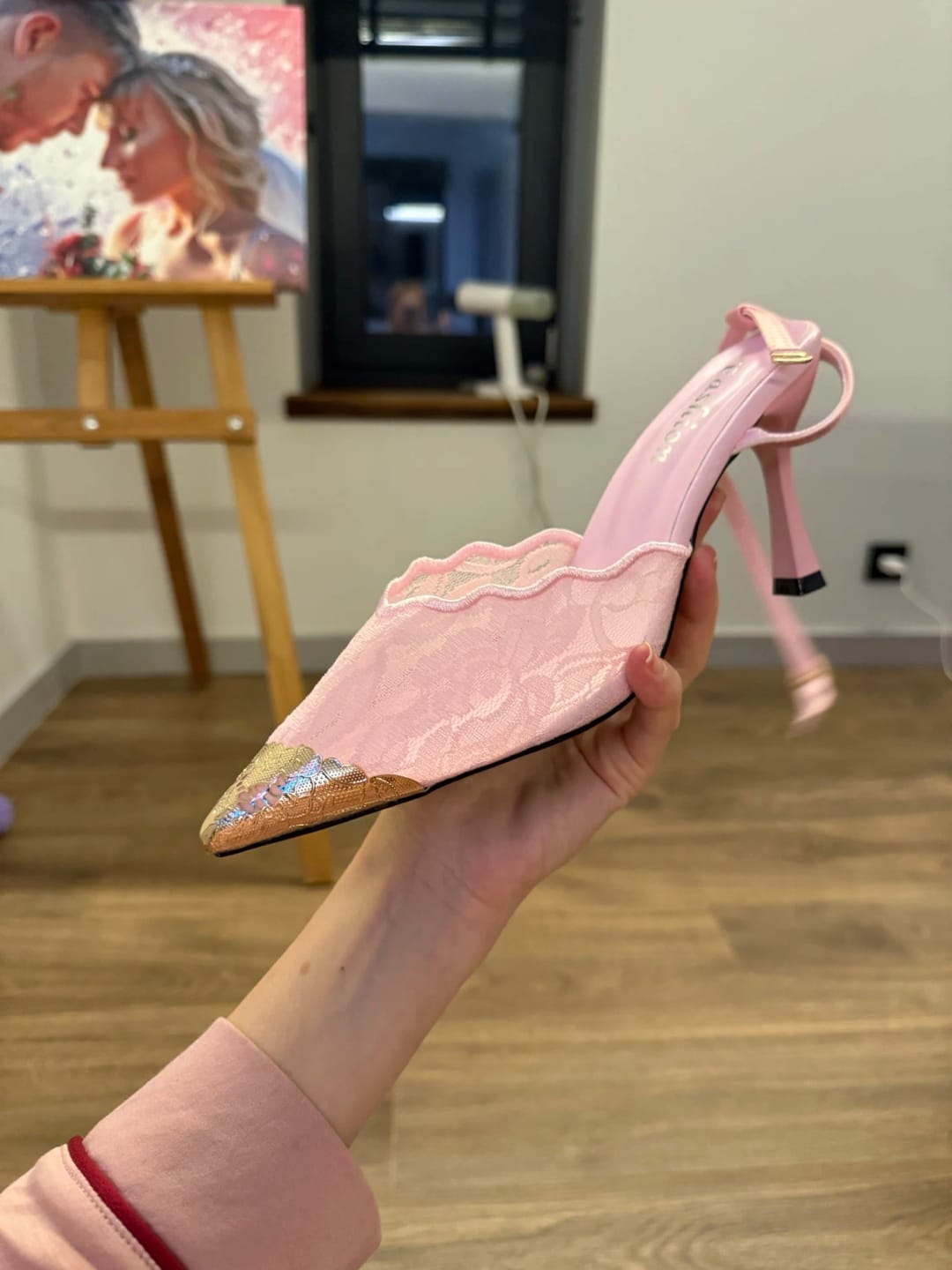 Customer photo review of L'Escarpin Dentelle — Talon Aiguille Rose Embout Doré