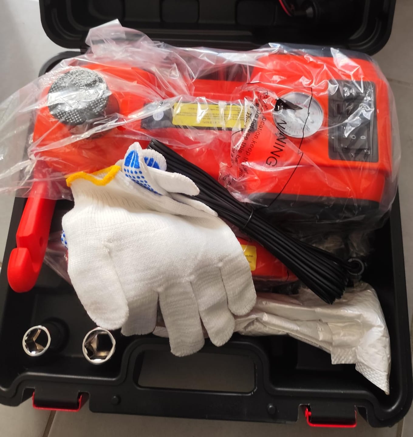 Customer photo review of Cric Hydraulique Électrique - 5 t