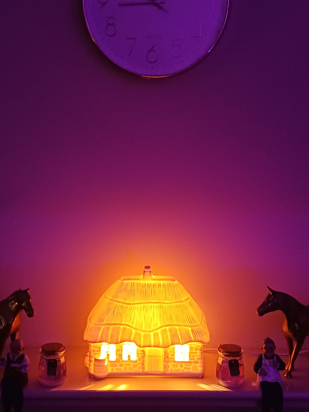 Customer photo review of Belleek Classic Thatched Cottage Luminaire