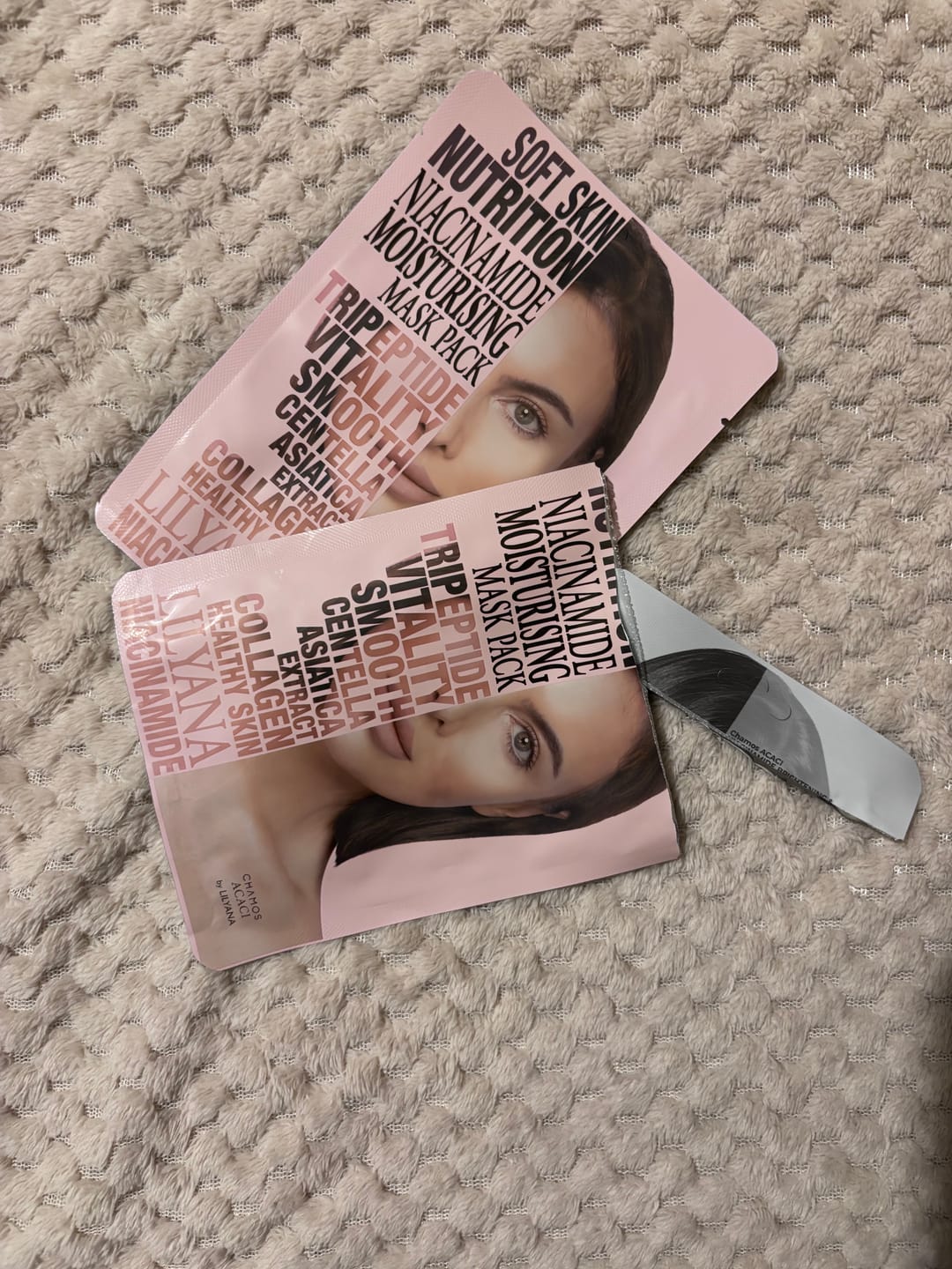 Customer photo review of Ниацинамид Ампула Маска за Хидратация и Сияние Chamos by Lilyana