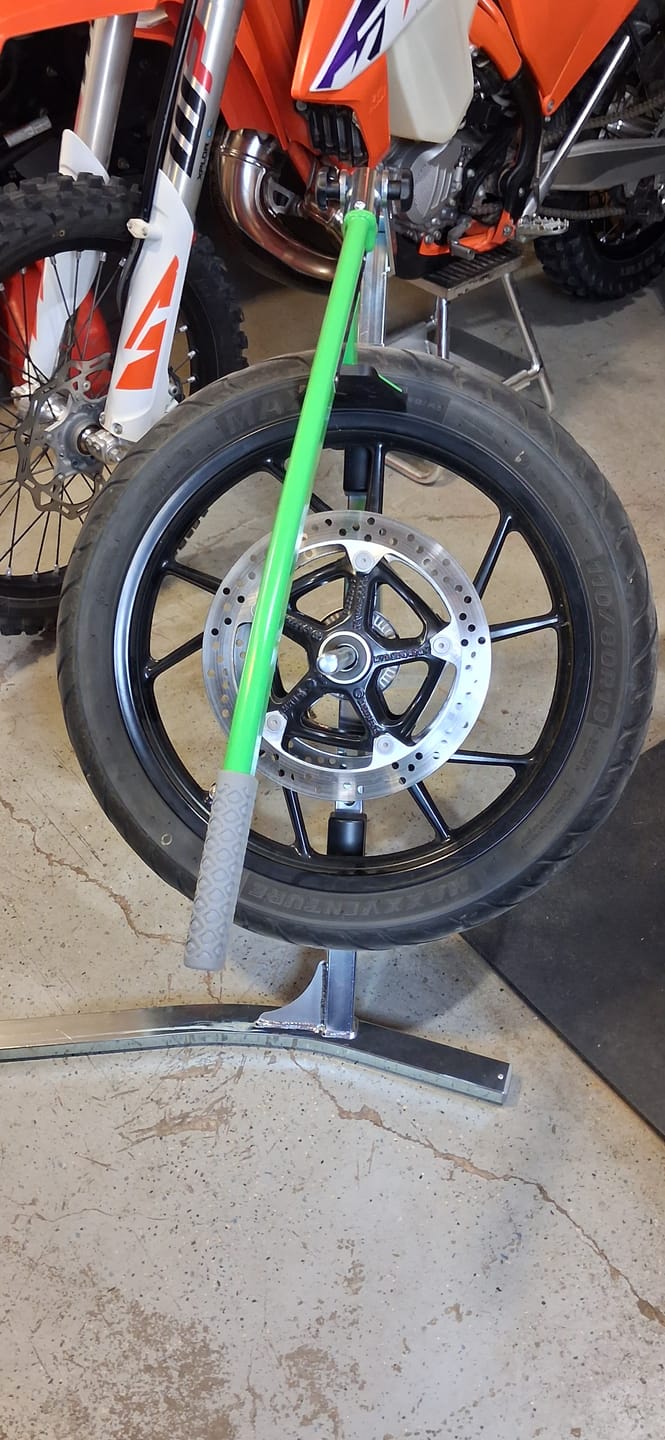 Customer photo review of Rabaconda Street Bike Tire Changer