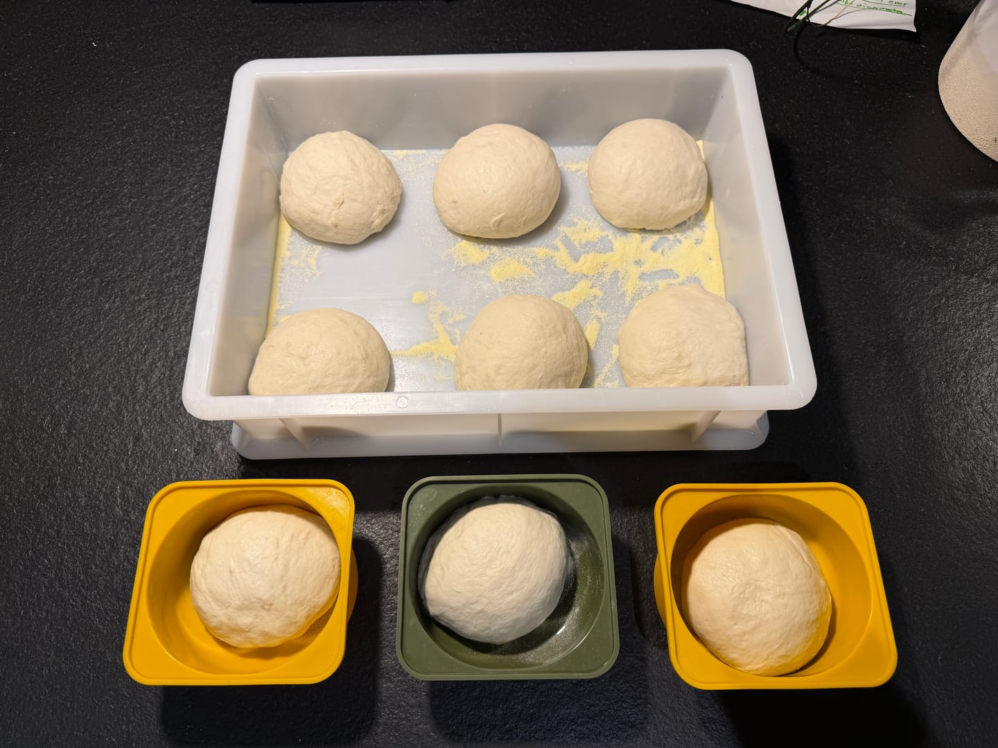 Customer photo review of Babadoh Silikon Pizzateig und Zutatenbehälter  6er-Set'